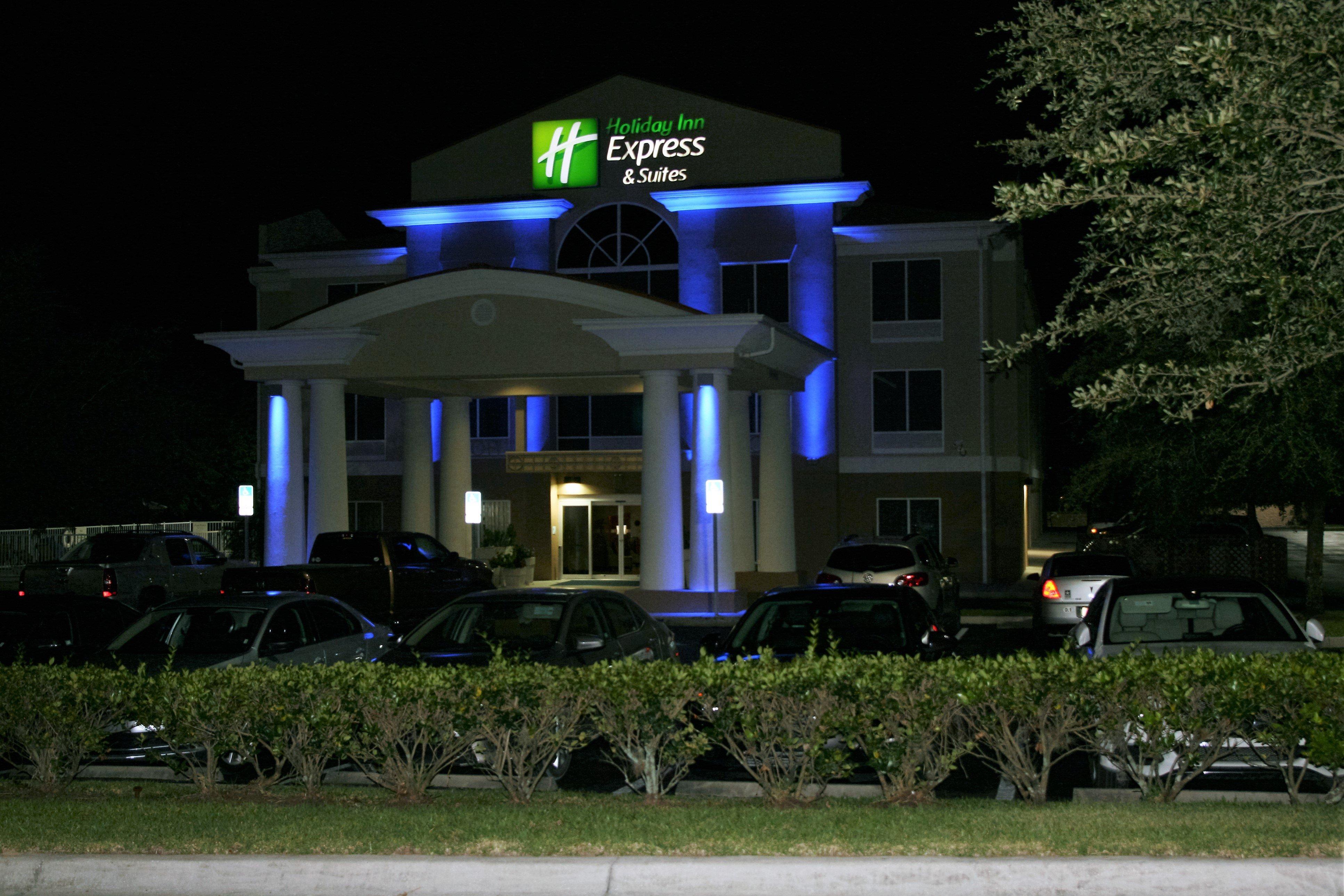 Holiday Inn Express Hotel & Suites Brooksville West, An Ihg Hotel Exterior foto